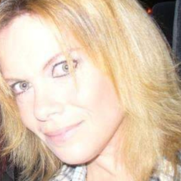 Meet your Posher, Top Notch Designs - Picture 3 of 4